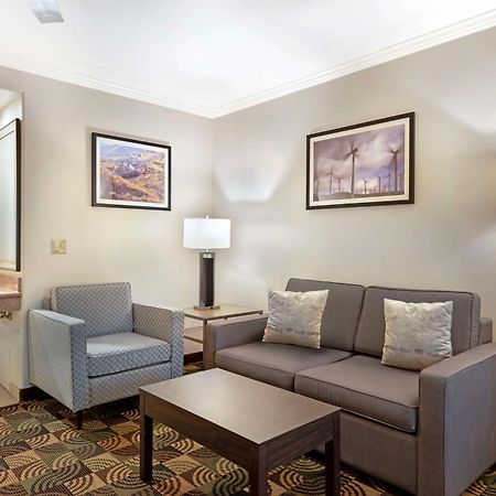 Best Western Plus Country Park Hotel Техачапи Экстерьер фото