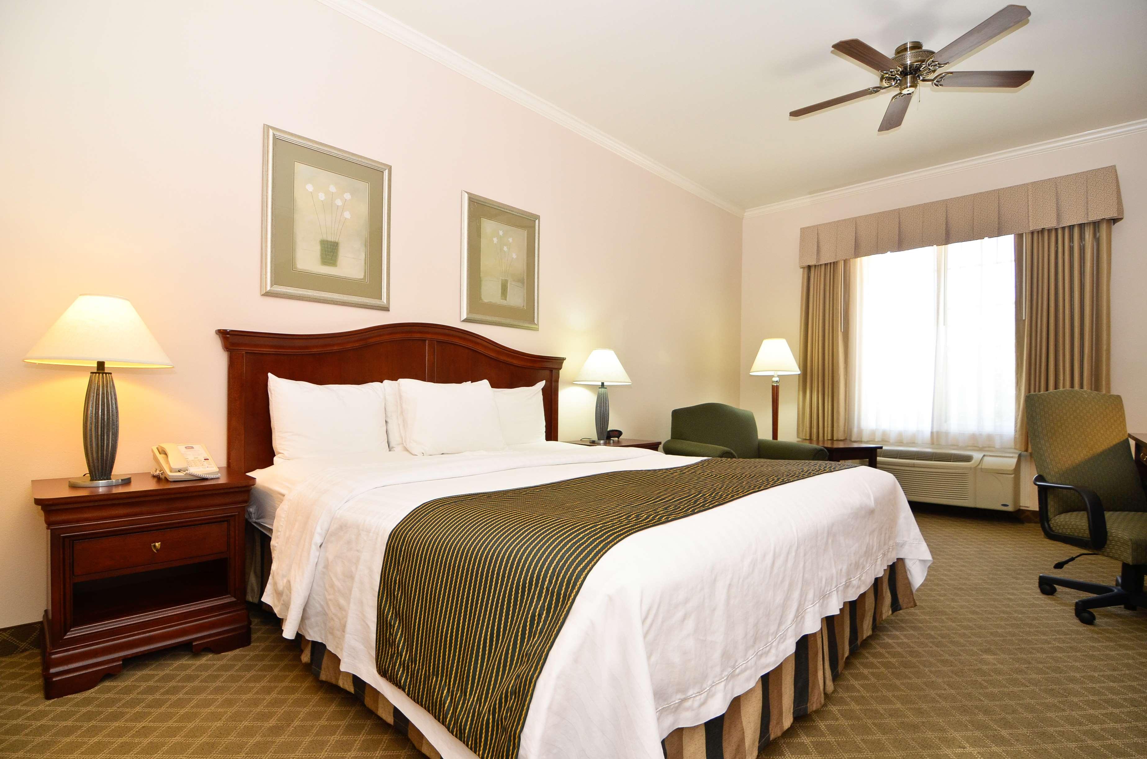 Best Western Plus Country Park Hotel Техачапи Номер фото