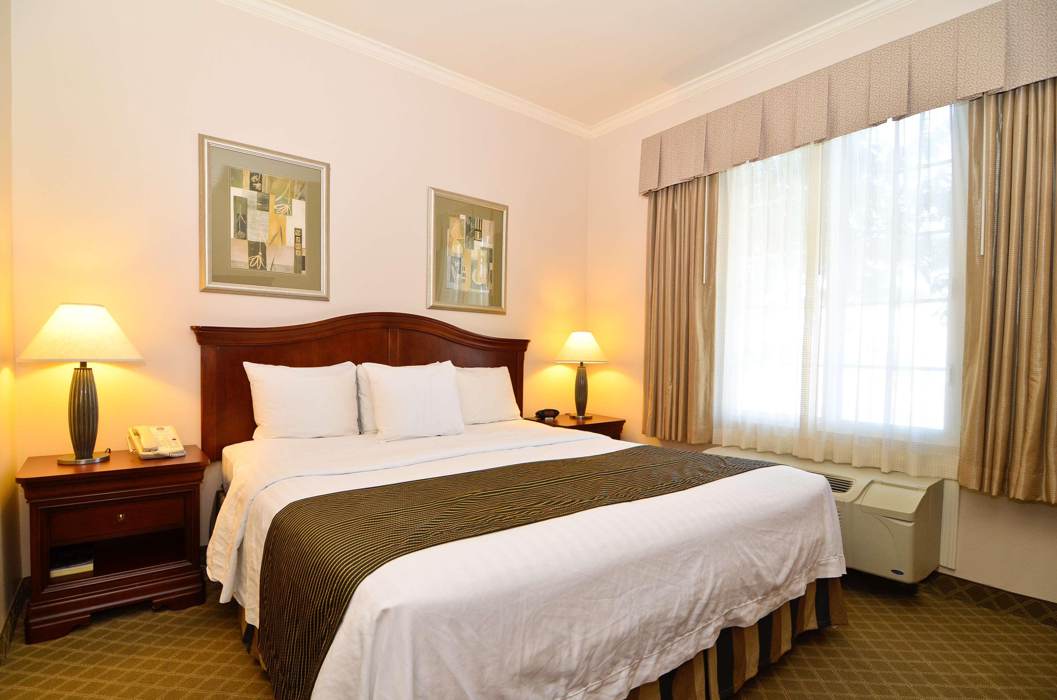 Best Western Plus Country Park Hotel Техачапи Номер фото