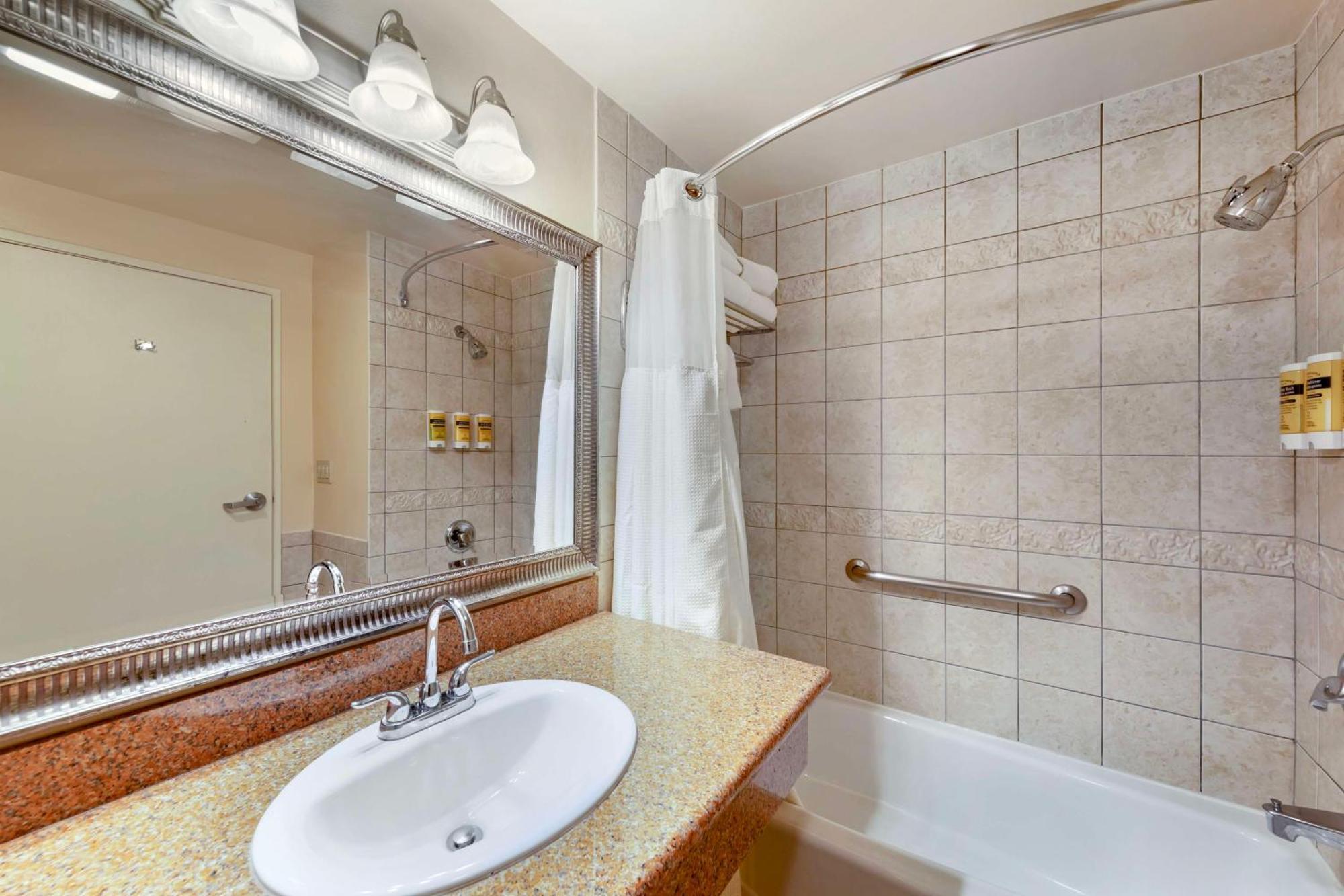 Best Western Plus Country Park Hotel Техачапи Экстерьер фото