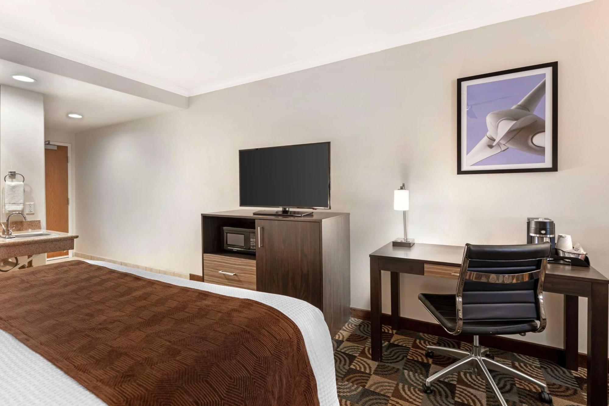 Best Western Plus Country Park Hotel Техачапи Экстерьер фото