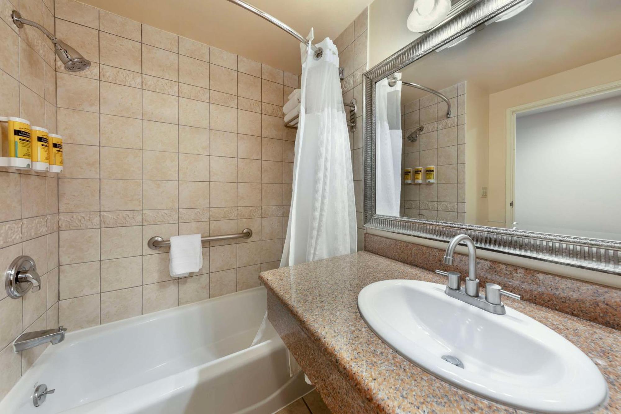 Best Western Plus Country Park Hotel Техачапи Экстерьер фото