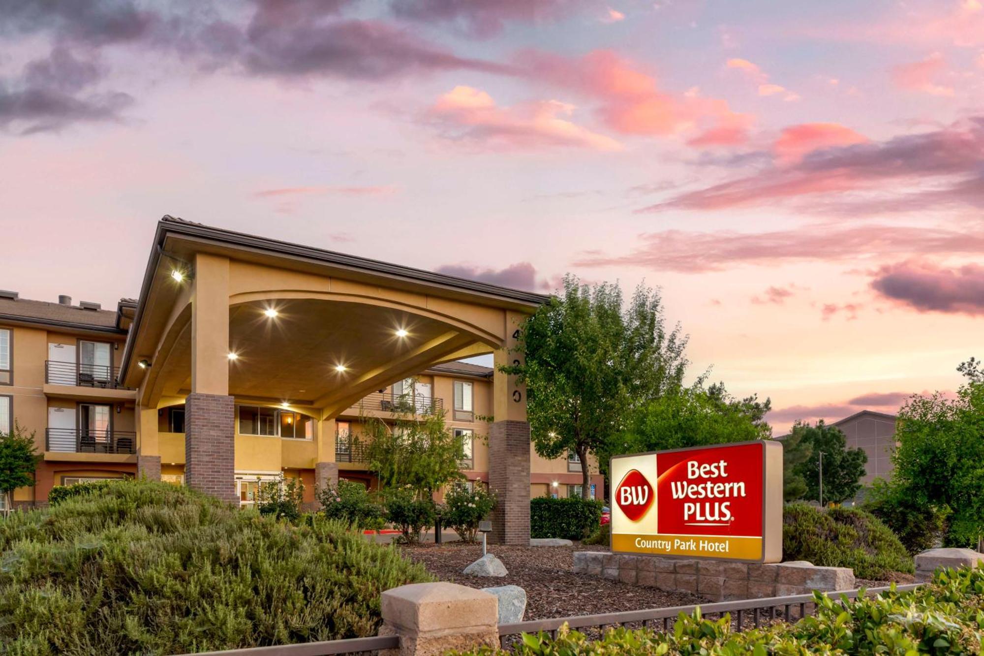 Best Western Plus Country Park Hotel Техачапи Экстерьер фото