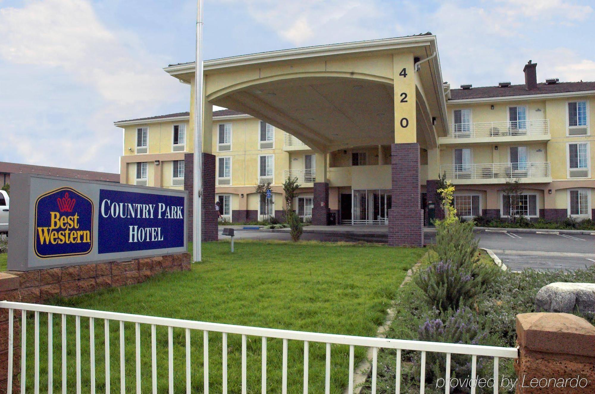 Best Western Plus Country Park Hotel Техачапи Экстерьер фото